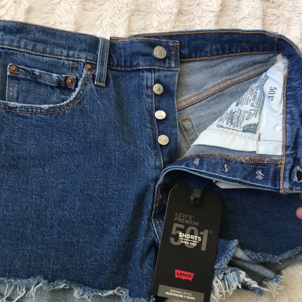 NWT 501 Levi’s high rise short, MSRP $69.50 - Picture 4 of 16